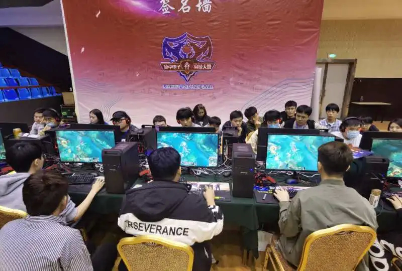 能在对线极 能在对线极